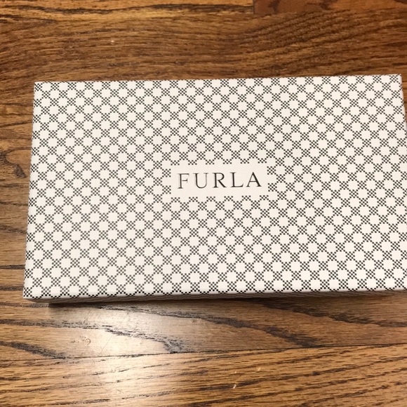 Furla Metropolis XL wallet on a chain in pink - Picture 6 of 8